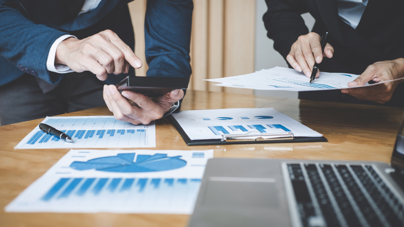 Fundos e variação cambial: estratégias de hedge para proteger investimentos 2 Proteção contra a volatilidade: Rodrigo Balassiano apresenta soluções eficientes de hedge para fundos expostos à variação cambial.