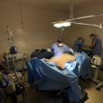 Milton Seigi Hayashi destaca os avanços técnicos que tornaram a cirurgia íntima mais segura, precisa e confortável.