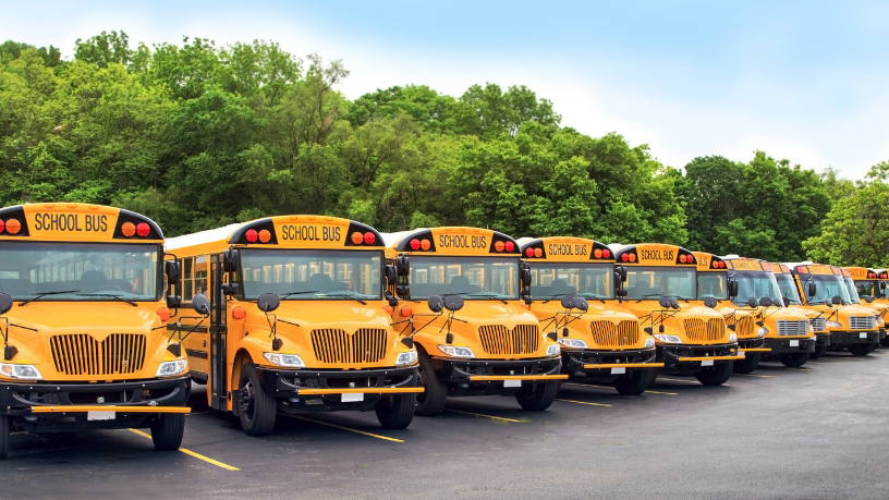 Investimentos em Tecnologia e Logística Escolar Transformam a Volta às Aulas